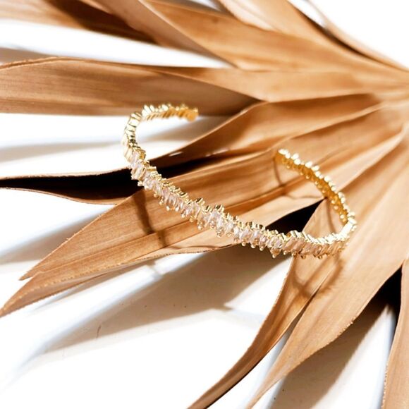 Gold diamond bangle S394 - Picture 1 of 3